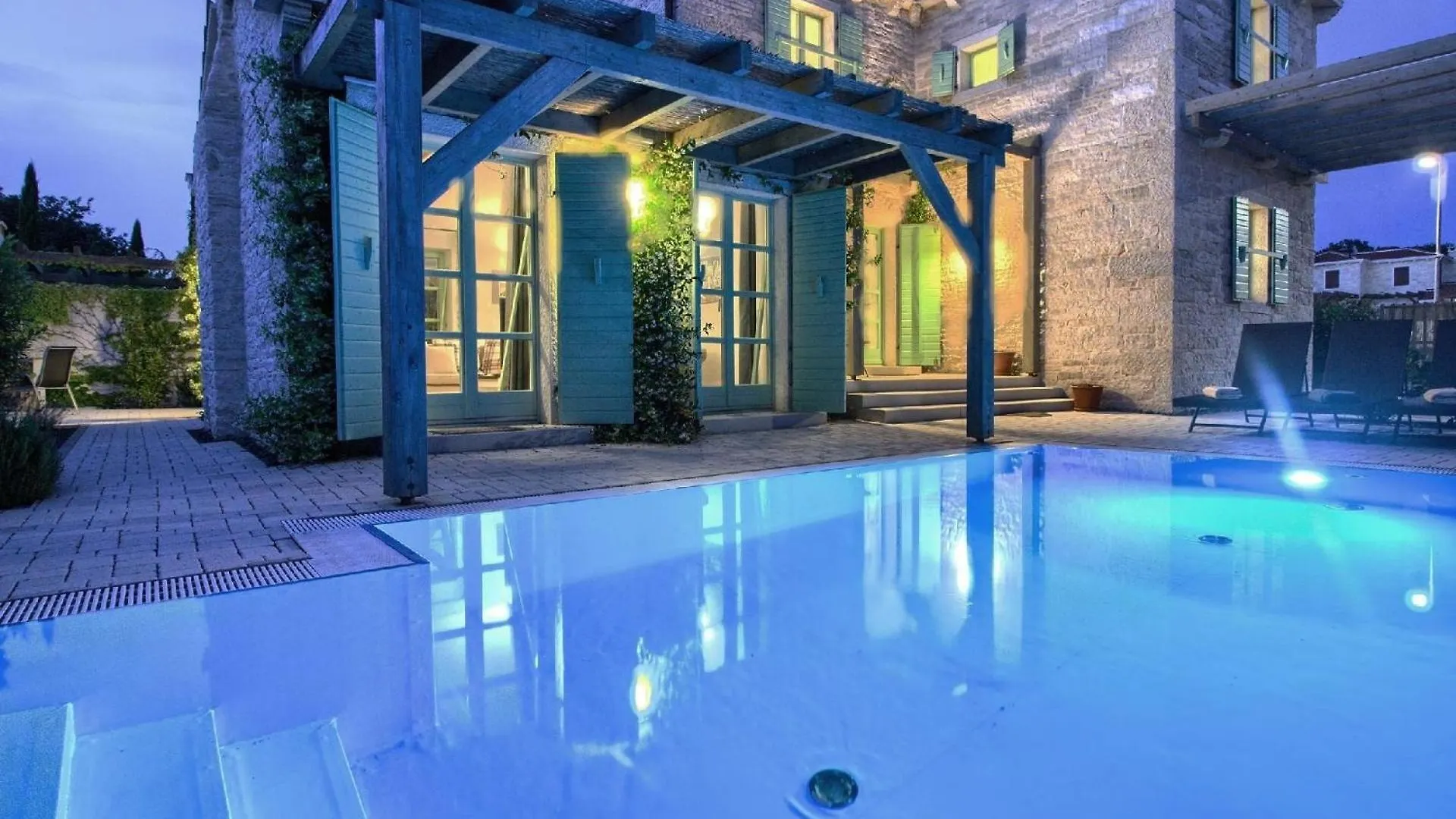Ferienhaus Mit Privatpool Fuer 8 Personen Ca 140 Qm In Liznjan, Istrien Suedkueste Von Istrien
