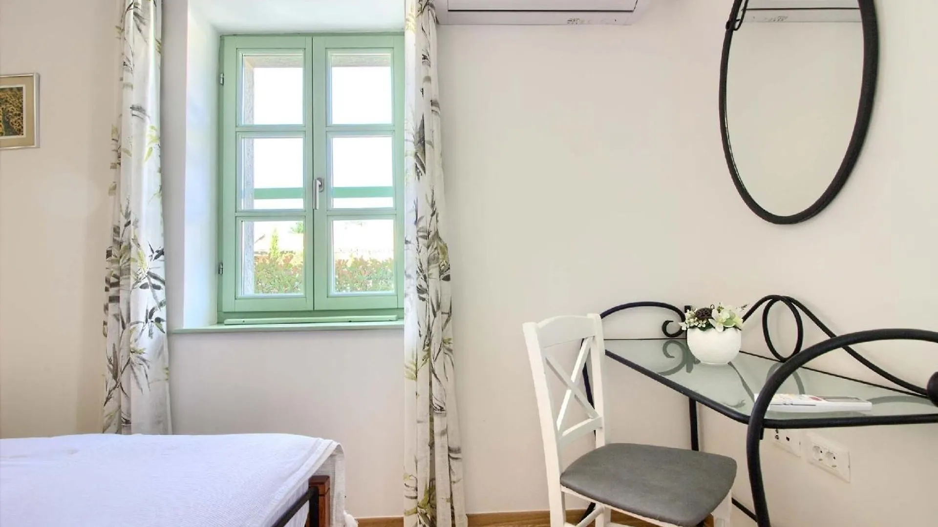 Ferienhaus Mit Privatpool Fuer 8 Personen Ca 140 Qm In Liznjan, Istrien Suedkueste Von Istrien Holiday home