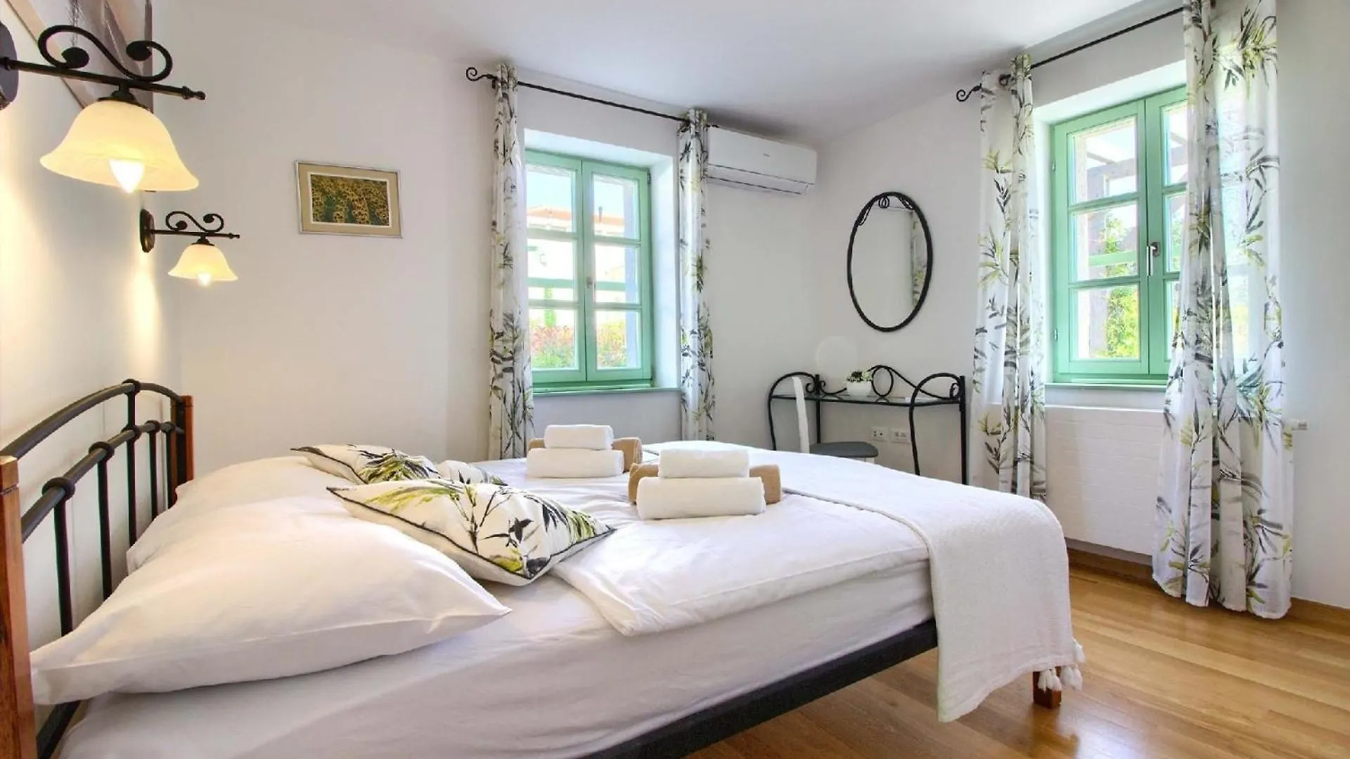 Ferienhaus Mit Privatpool Fuer 8 Personen Ca 140 Qm In Liznjan, Istrien Suedkueste Von Istrien Croatia